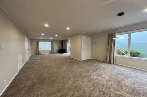 Photo of property in 125 Maungaraki Road, Korokoro, Lower Hutt, 5012