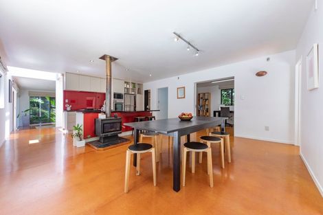Photo of property in 40 Lone Kauri Road, Karekare, New Lynn, 0772