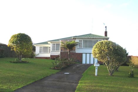Photo of property in 110 Triangle Road, Massey, Auckland, 0614