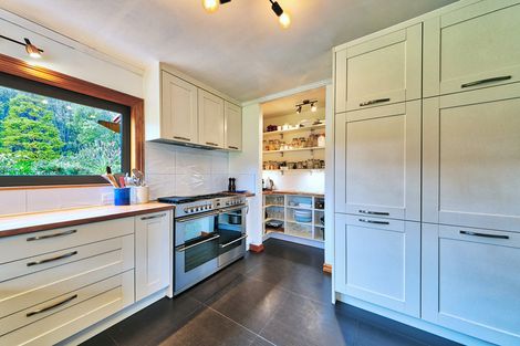 Photo of property in 18 Cochran Road, Oratia, Auckland, 0604