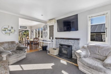 Photo of property in 17 Kingsway Crescent, Forest Lake, Hamilton, 3200