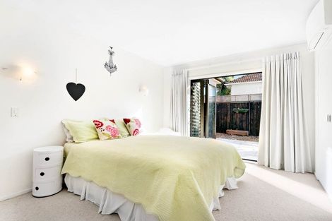 Photo of property in 8 Rewi Road, Royal Oak, Auckland, 1023