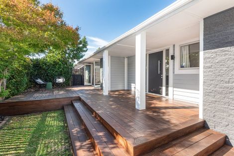 Photo of property in 1/2 Sarabande Avenue, Redwood, Christchurch, 8051