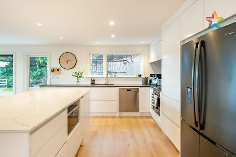 Photo of property in 15 Nikau Road, Point Howard, Lower Hutt, 5013