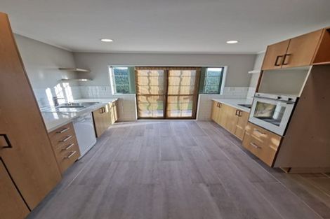 Photo of property in 1 Marbella Drive, Massey, Auckland, 0614