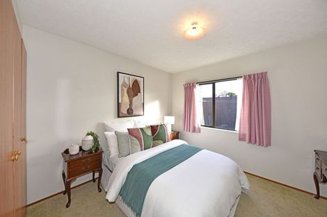 Photo of property in 3/9b Prestons Road, Redwood, Christchurch, 8051