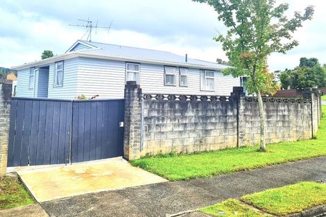 Photo of property in 12 Edelweiss Grove, Timberlea, Upper Hutt, 5018