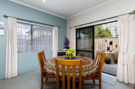 Photo of property in 11a Ormrod Grove, Riverstone Terraces, Upper Hutt, 5018