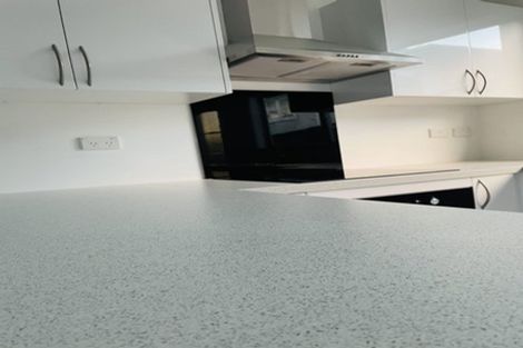 Photo of property in 1/122 Archers Road, Glenfield, Auckland, 0629