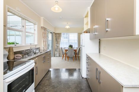 Photo of property in 12 Dewe Avenue, Feilding, 4702