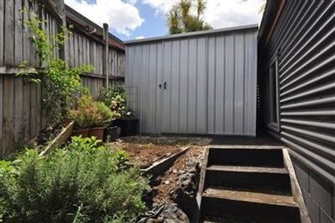 Photo of property in 1/10 Marina Road, Torbay, Auckland, 0630
