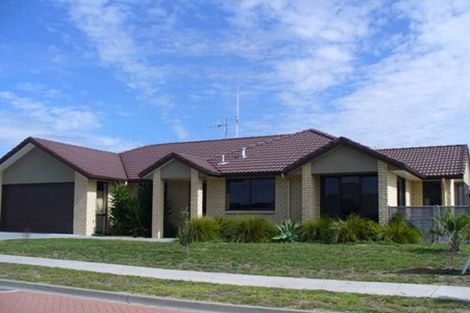 Photo of property in 12 Seabreeze Place, Papamoa Beach, Papamoa, 3118