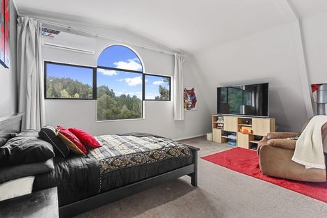 Photo of property in 30 Wood Bay Road, Titirangi, Auckland, 0604