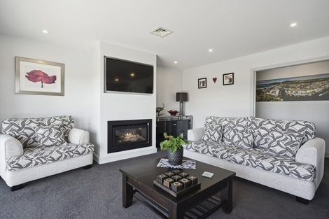 Photo of property in 71 Endeavour Drive, Whitby, Porirua, 5024