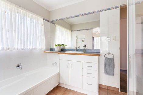 Photo of property in 11 Peregrine Place, Welcome Bay, Tauranga, 3112