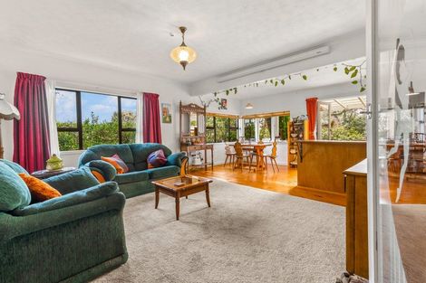 Photo of property in 32 Ferry Parade, Herald Island, Auckland, 0618