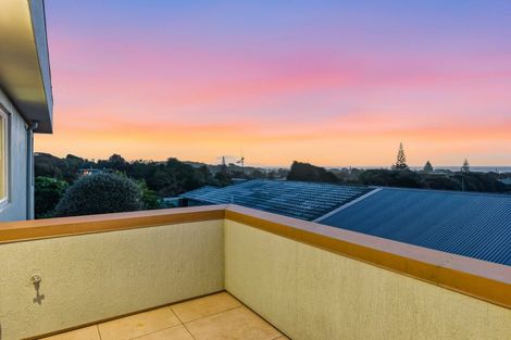 Photo of property in 43 Manuka Street, Otaki Beach, Otaki, 5512