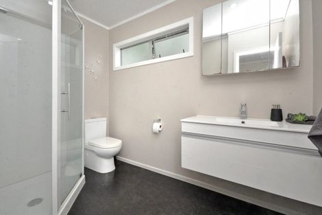 Photo of property in 28 Choice Avenue, Henderson, Auckland, 0612