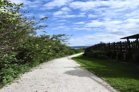 Photo of property in 35 Tahuna Minhinnick Drive, Glenbrook, 2681