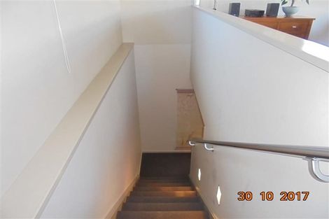 Photo of property in 10 Eastview Grove, Normandale, Lower Hutt, 5010