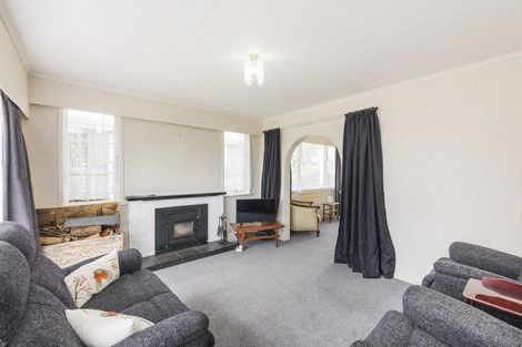 Photo of property in 37 Waterloo Crescent, Hokowhitu, Palmerston North, 4410
