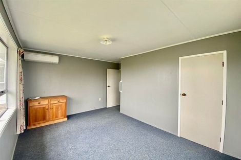Photo of property in 32 Heather Street, Levin, 5510