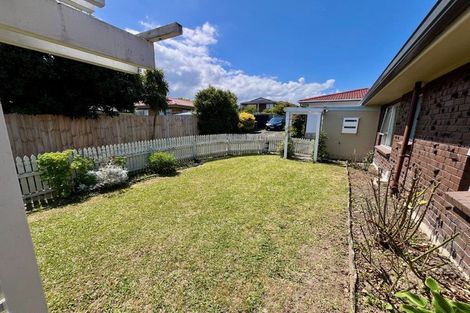 Photo of property in 1/11 Ciprian Place, Henderson, Auckland, 0612