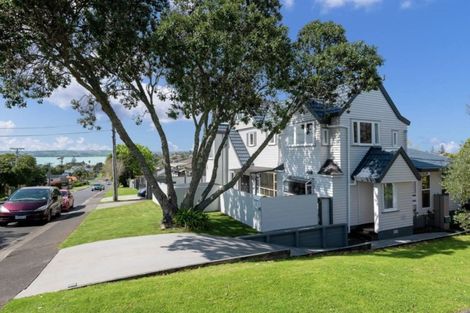 Photo of property in 19 Beach Road, Mellons Bay, Auckland, 2014