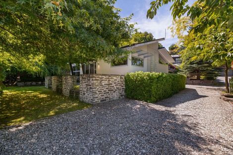 Photo of property in 1 Mcdonnell Road, Arrowtown, 9302