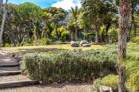 Photo of property in 50 Carsons Road, Waiheke Island, 1971