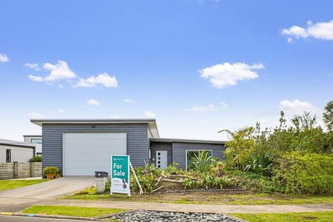 Photo of property in 5 Debenham Drive, Whitianga, 3510