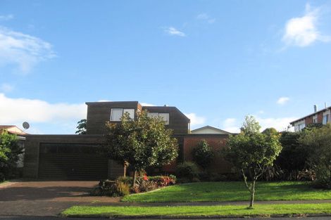 Photo of property in 21 Archmillen Avenue, Pakuranga Heights, Auckland, 2010