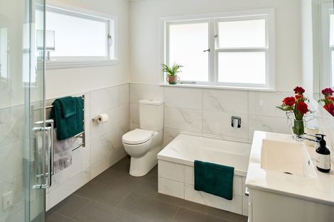 Photo of property in 8 Courtenay Road, Heretaunga, Upper Hutt, 5018