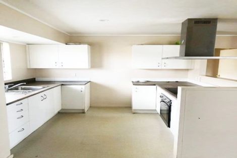 Photo of property in 174 Bruce Mclaren Road, Henderson, Auckland, 0612