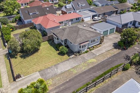 Photo of property in 1/135 Shakespeare Road, Milford, Auckland, 0620