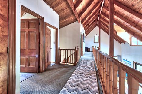 Photo of property in 18 Cochran Road, Oratia, Auckland, 0604