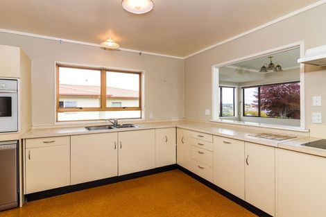 Photo of property in 2/8 Crowther Terrace, Waipahihi, Taupo, 3330