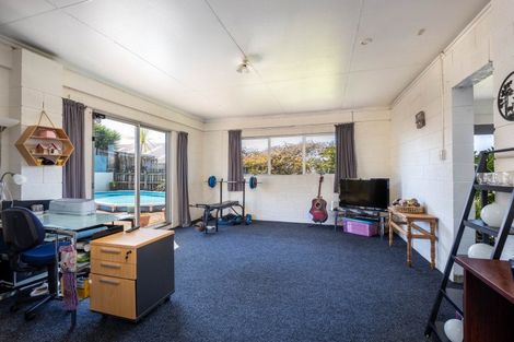 Photo of property in 5 Ngapapa Street, Urenui, 4375