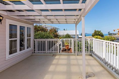 Photo of property in 35 Bayview Road, Browns Bay, Auckland, 0630