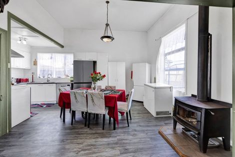 Photo of property in 176 Glover Road, Hawera, 4610