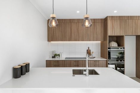 Photo of property in 16 Rauawa Lane, Hobsonville, 0616