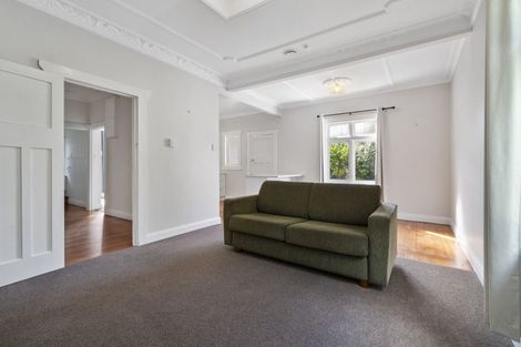 Photo of property in 11 Lyndhurst Street, Takaro, Palmerston North, 4412