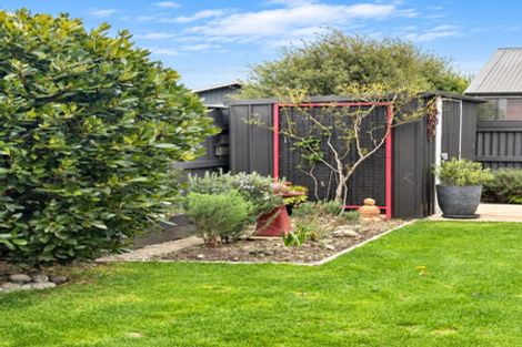 Photo of property in 2 Angus Place, Carterton, 5713