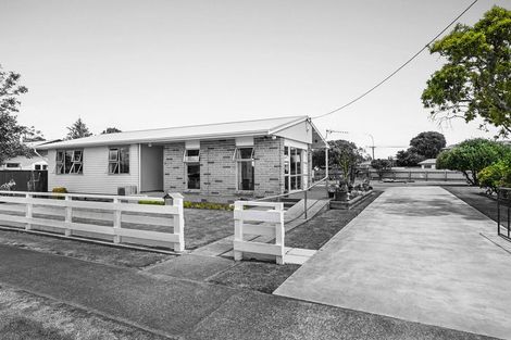 Photo of property in 32 Grey Street, Normanby, Hawera, 4614