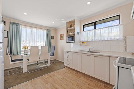 Photo of property in 38 Frensham Crescent, Woolston, Christchurch, 8062