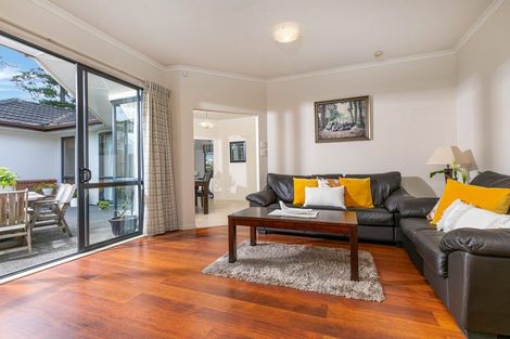 Photo of property in 9 Maryann Place, Greenhithe, Auckland, 0632