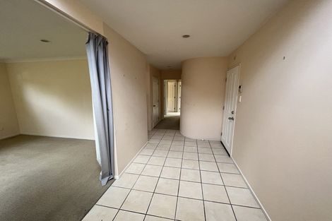 Photo of property in 12 Lone Tree Avenue, Te Atatu Peninsula, Auckland, 0610