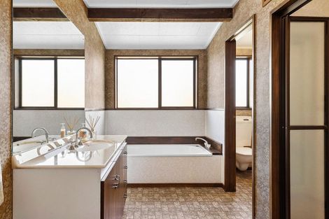 Photo of property in 4 Kidson Lane, Wanaka, 9305