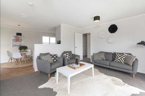 Photo of property in 44 Sungrove Rise, Sunnyvale, Auckland, 0612