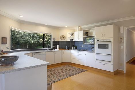 Photo of property in 12 Papawai Grove, Waikanae, 5036